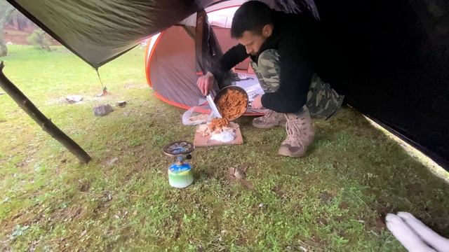 Camping in Heavy Rain • Cozy Day with my Dog,Cooking in Tent,Relaxing Rain Sounds смотреть онлайн