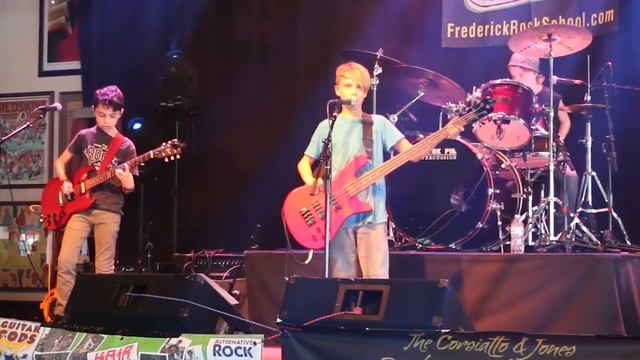 Straight Up! Covers Fat Lip by Sum 41 смотреть онлайн