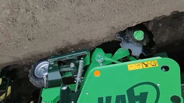 Ровные гребни на поле, работа техники КОЛНАГ смотреть онлайн