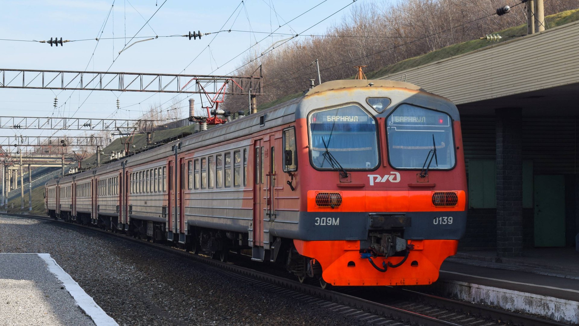 Электропоезд ЭД9М-0139 (ЭД9М-011306). Покатушки от Присягино до моста через Обь. смотреть онлайн