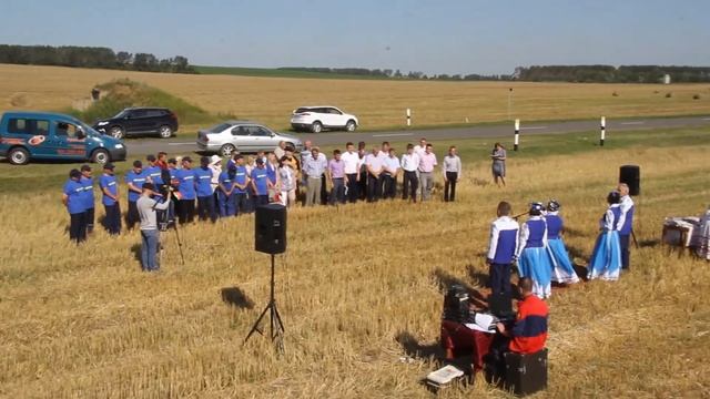 В Добрушском районе дан старт уборке зерновых смотреть онлайн