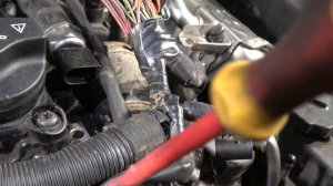 How to Open and Close Mercedes Benz E Class W212 engine electrical Connectors