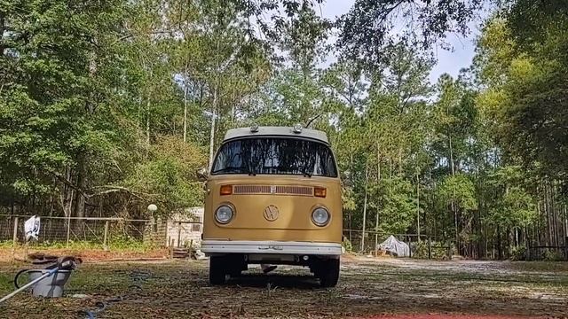 Walk around and speed wash of Constance, my 1979 VW Campmobile смотреть онлайн