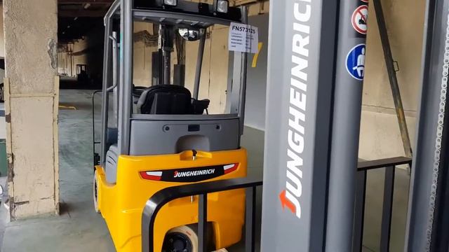 Jungheinrich EFG 215 for Borjomi water plant смотреть онлайн