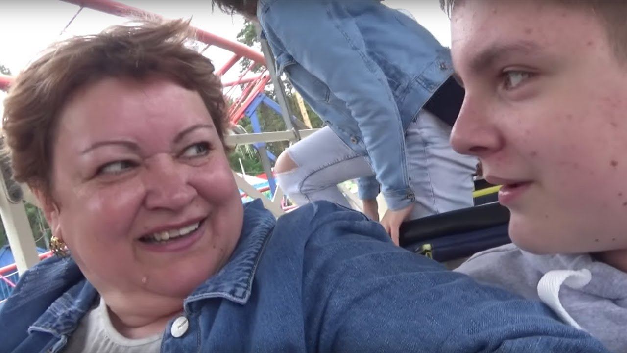 ВЛОГ Второй ДЕНЬ спорта! Велосипед и ДИКИЙ поезд! ПАРК аттракционов! смотреть онлайн