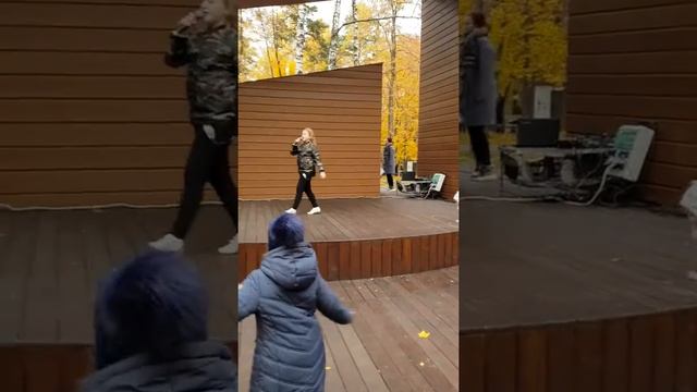 Ульяна Сидорова с песней "Держи" парк "Пехорка" 05.10.19 смотреть онлайн
