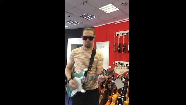 Suhr Standard - идеальный стратокастер H-H смотреть онлайн