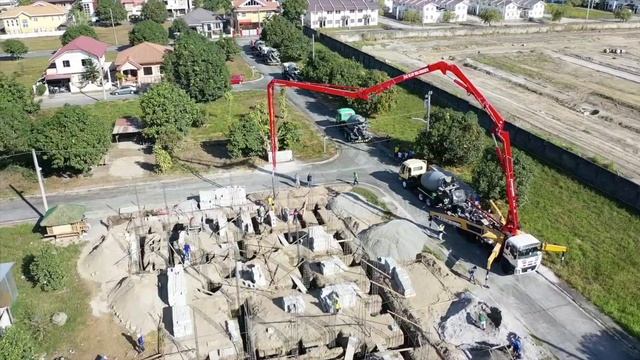 Philippine House Building Step by Step, Build Day 18: Pumpin’ Crete! смотреть онлайн