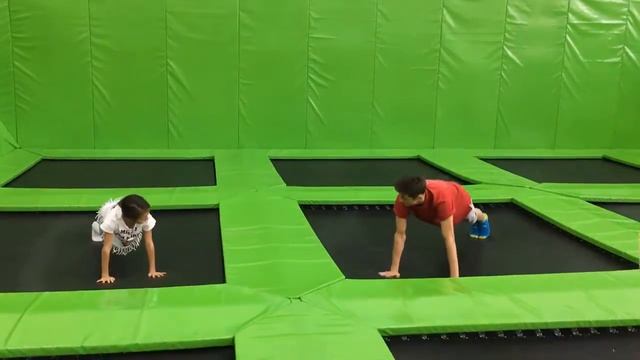 Gravity trampoline center - Батутный центр Gravity смотреть онлайн