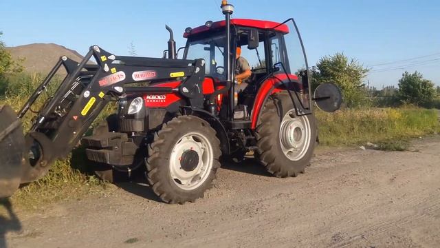 Трактор YTO X804 з подрібнювачем