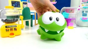 Ам Ням спасает животных! Видео для малышей про игры в больничку