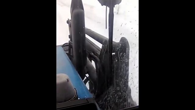 С.П.К.МТЗ 892.2 с погрузчиком . Возили корма. смотреть онлайн