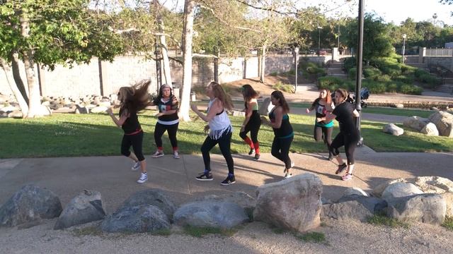 Zumba Jennifer Shelby - Mi cacharrito смотреть онлайн