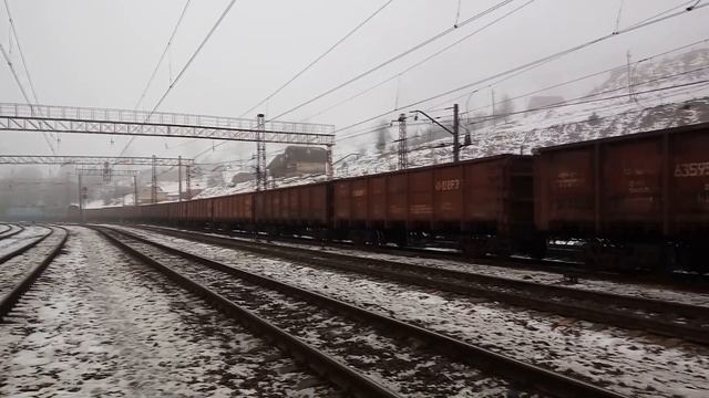 4 электровоза в составе грузового поезда. 4 locomotive as part of a freight train смотреть онлайн