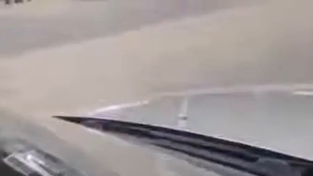 В Якутске "Мерседес" протаранил пацана - взбесилась что ль она? смотреть онлайн