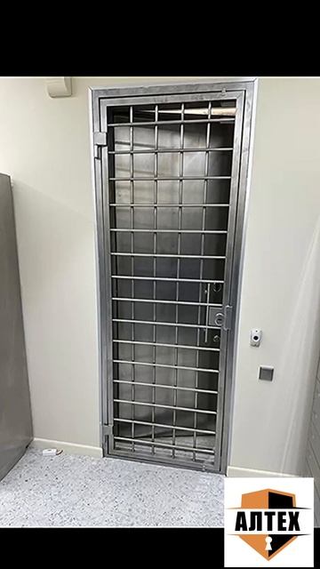 Первая бронированная дверь из нержавеющей стали. Производства ООО «АЛТЕХ» смотреть онлайн