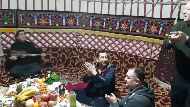 Огабек Собиров янги йил багишлаб бир парча кушик #Огабек #Ogabek #Yangiyil #Хоразм #2020 #Янгийил