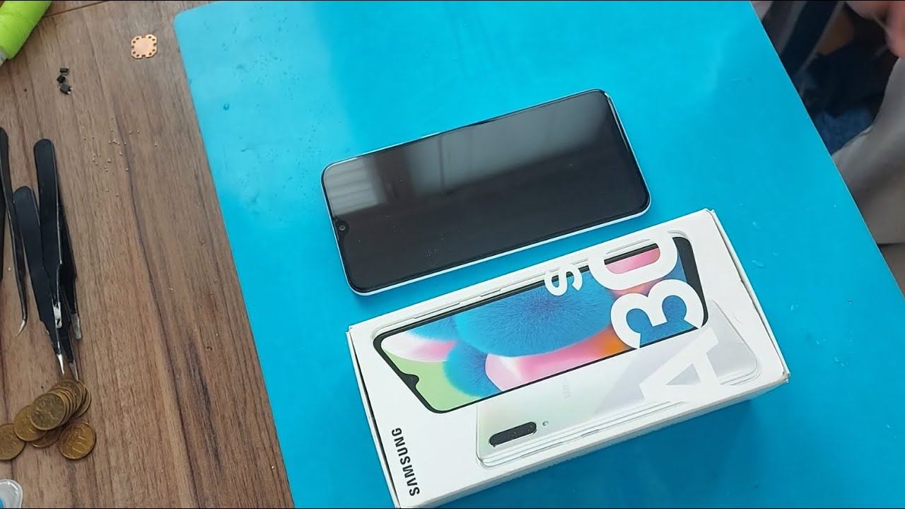 Замена дисплея на телефоне Samsung Galaxy 30s (SM-A307FN/DS) смотреть онлайн