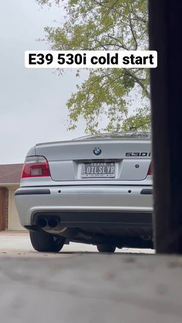 E39 530i custom exhaust w/ Headers cold startup & idle смотреть онлайн