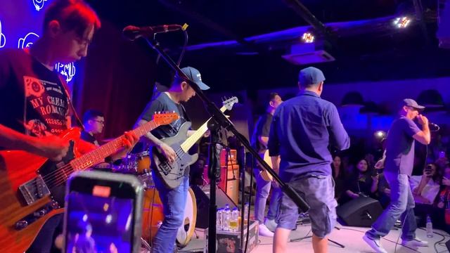 Parokya Ni Edgar I Silvertoes I Live @ 12 Monkeys I 04.26.2023 смотреть онлайн