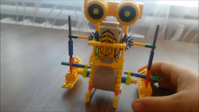 Обзор Lego: LOZ A0011 - (Робот на батарейках 123 эл.) смотреть онлайн