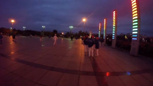 Китай Мишань сентябрь 2016 (6 серия) экскурсия Цзиси, шопинг и поющие фонтаны смотреть онлайн