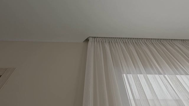 Монтаж натяжного потолка в доме около лестницы смотреть онлайн