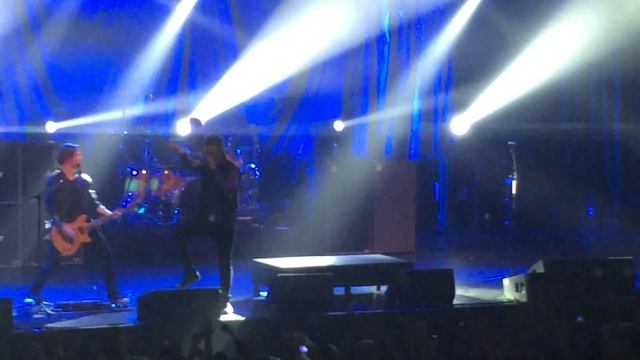Papa Roach- Broken Home ( Live | Saint Petersburg )