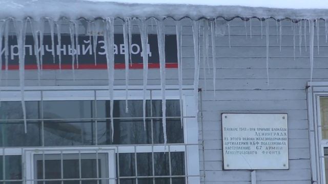 Электропоезд ЭТ2М - 036 прибывает на ст.Кирпичный Завод, дек.2023г. смотреть онлайн