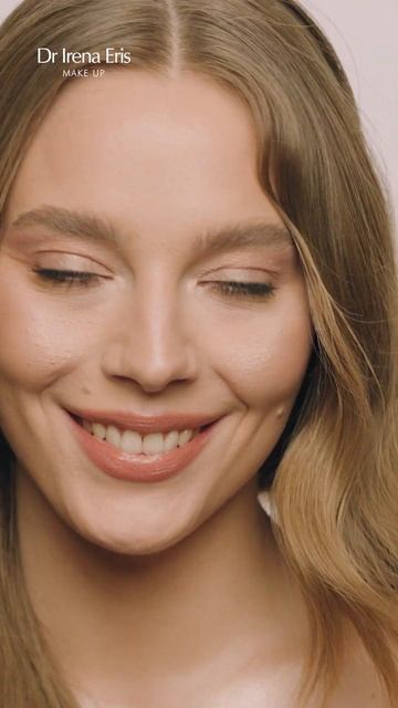 Surreal Shine Highlighter | Dr Irena Eris смотреть онлайн