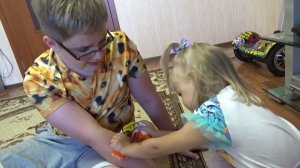 Я стал КРУТЫМ!!! Сделал себе и Алисе ТАТУШКИ Entertainment for children