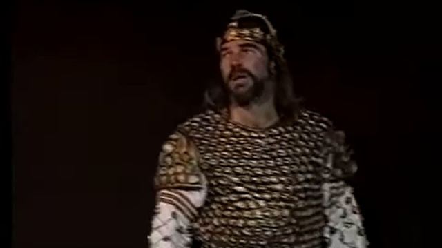 Attila Isten kardja rockopera-Európát látok (Vikidál Gyula, Sasvári Sándor).wmv смотреть онлайн