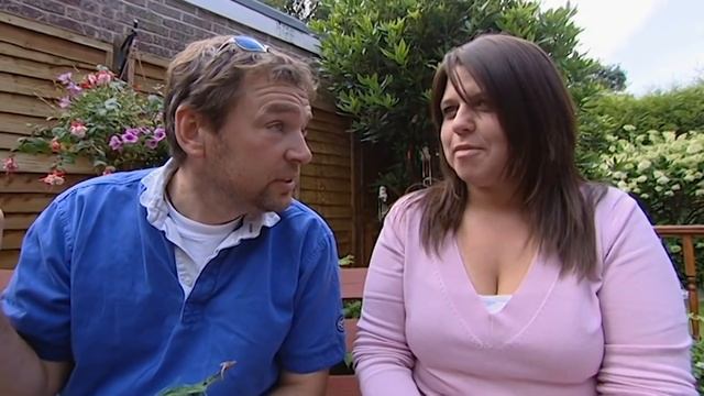 Transforming a Messy Garden in a Day - Garden Invaders - S01 EP26 - Garden Makeover смотреть онлайн