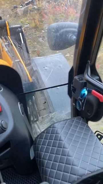 Интересная функция экскаватора-погрузчика JCB 5CX. смотреть онлайн