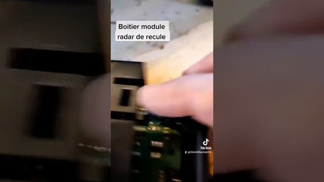 Démontage et ouverture du boitier module radar de recul Peugeot 407 SW смотреть онлайн