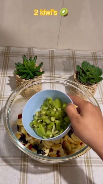 Healthy Fruit Chaat Recipe / Quick Healthy Snacks #Shorts смотреть онлайн