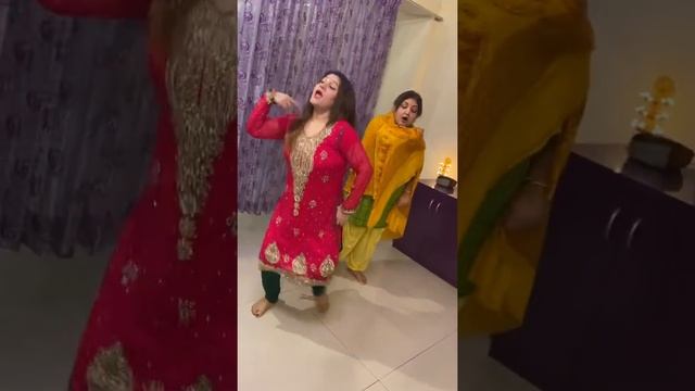 Chal Sanyasi mandir me Lady Manoj kumar With Sargam смотреть онлайн