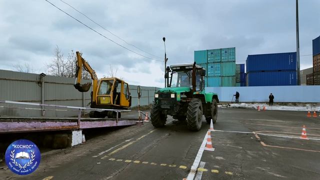 КОСМОС - тракторист Д смотреть онлайн
