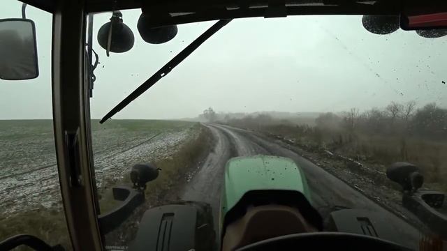 Возим чёрное золото НАВОЗ! я на Джон дире 7 Пошёл первый снег смотреть онлайн
