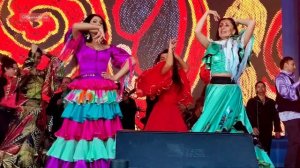 Театр Ромэн зажег в Лужниках