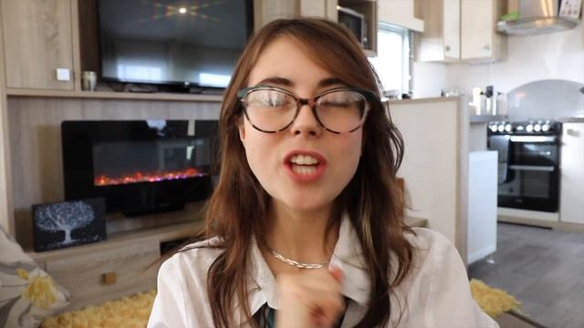Evertything You Need To know About QUEENIE GOLDSTEIN смотреть онлайн