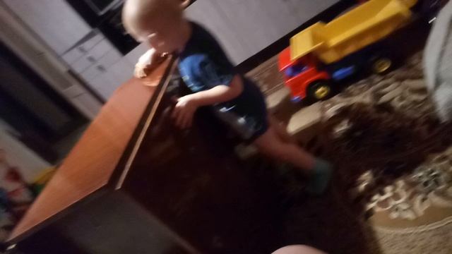 Проводили гостей, убираемся смотреть онлайн