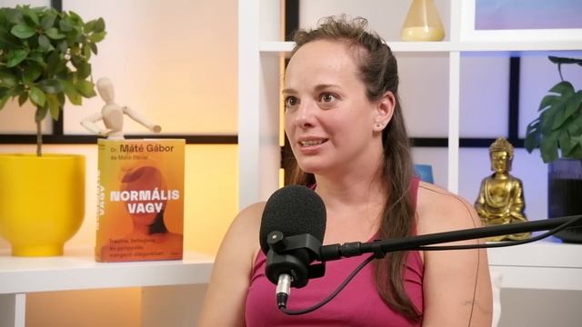 A NÁRCISZTIKUS SÉRÜLTSÉG GYÓGYÍTÁSA - BESZÉLGETÉS ZÁBORSZKY ZSÓFIVAL /// ÉNEGYETEM PODCAST 2.EP/2 смотреть онлайн
