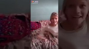 Лера и Дарина из LIKE  Решила выставить вот ну популярно же да то так щетает ста