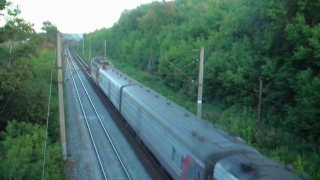 Чётный пассажирский под ЧС4Т на перегоне Поздино-Полой смотреть онлайн
