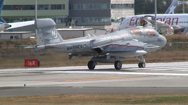 EA-6B Takeoff смотреть онлайн