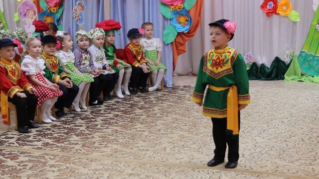 Андрей в саду рассказывает стих.8 марта 2020 смотреть онлайн