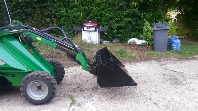 Avant 528 with self levelling смотреть онлайн