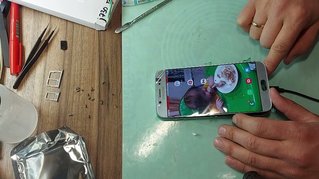 Замена дисплейного модуля на Samsung Galaxy J7 (SM-J730\FM) смотреть онлайн