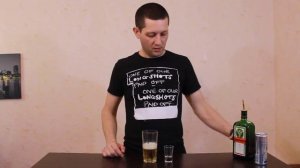Как сделать Коктейль ЯГЕР БОМБА (Jager Bomb)